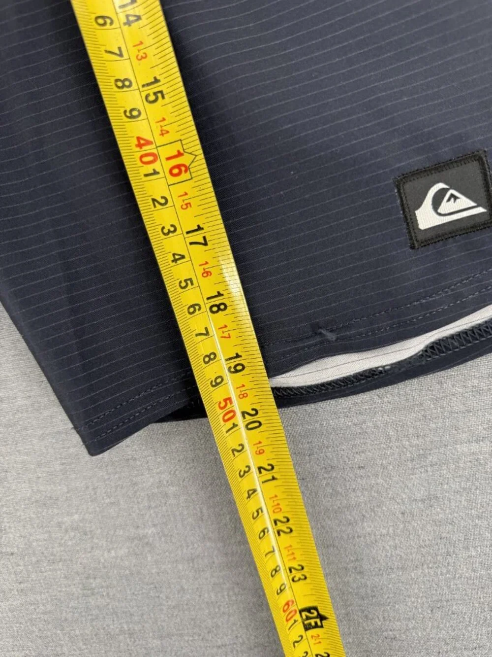 Quiksilver Highline Arch Board Shorts Mens 33 8